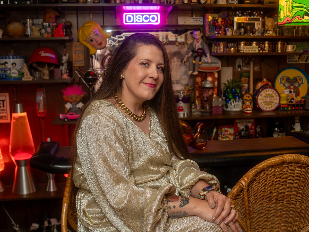 Inside a 1970s Time Capsule Home Where Color is a&nbsp;Neutral